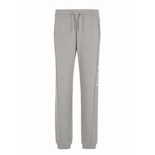 Купить Брюки EA7, размер M, серый
Эти легкие хлопчатобумажные брюки идеально подходят д...