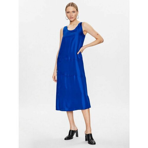 Купить Платье CALVIN KLEIN, размер 38 [EU], синий
При выборе ориентируйтесь на размер п...