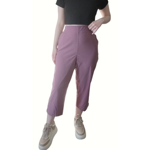 Купить Капри , размер 66, фиолетовый
Элегантные капри с декоративной отделкой пуговицам...