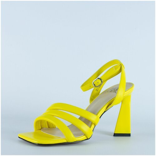 Купить Босоножки MADELLA, размер 39, желтый
Босоножки женские популярного бренда MADELL...