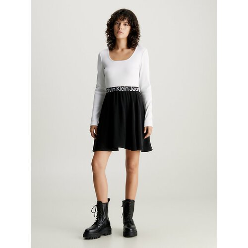 Купить Платье Calvin Klein Jeans, размер S, черный
Особенности модели:<br>• эластичный...