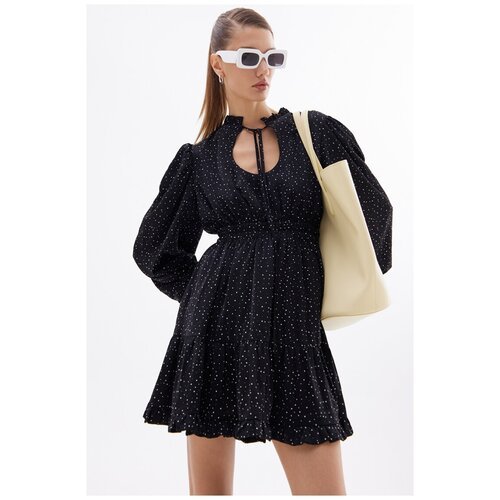 Купить Платье TOPTOP, размер 46/48, черный
Платья с объемными рукавами – подиумный трен...