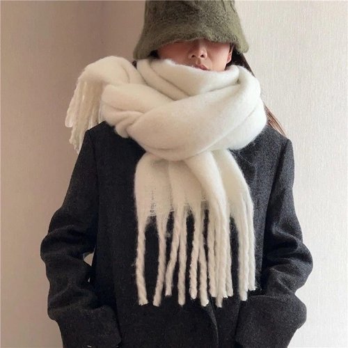 Купить Шарф , белый
Теплый белый шарф - это незаменимый аксессуар для холодного времени...