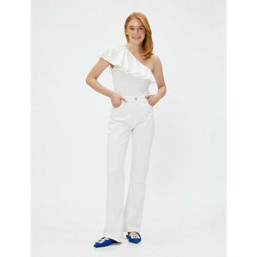 Купить Джинсы KOTON, размер 25/32, белый
Koton - это турецкий бренд одежды, который пре...