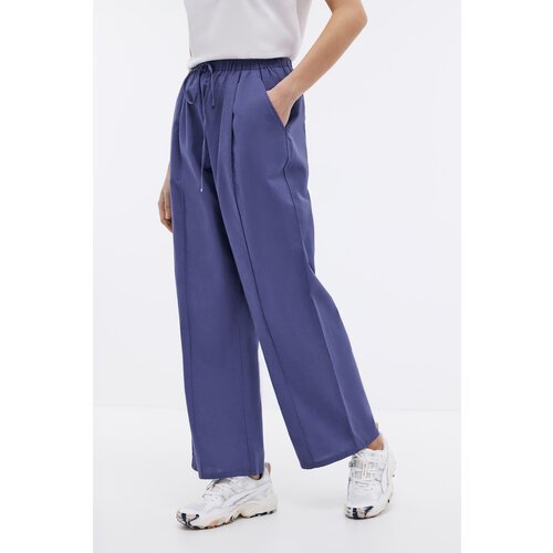 Купить Брюки Baon B2924058, размер L, синий
Лёгкие льняные брюки в пижамном стиле стану...