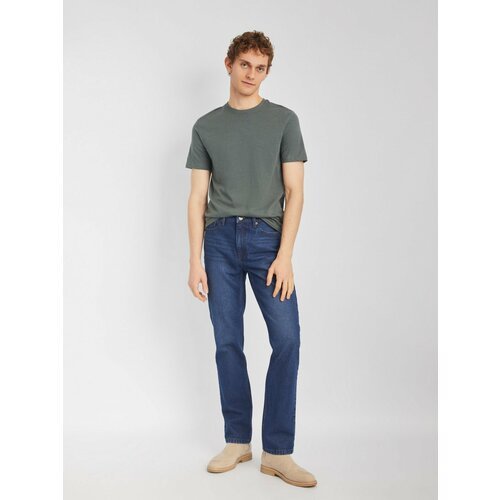 Купить Джинсы Zolla, размер 36, синий
Базовые джинсы классического прямого фасона, выпо...