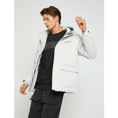 Купить Куртка KOTON, размер M, белый
Koton - это турецкий бренд одежды, который предлаг...