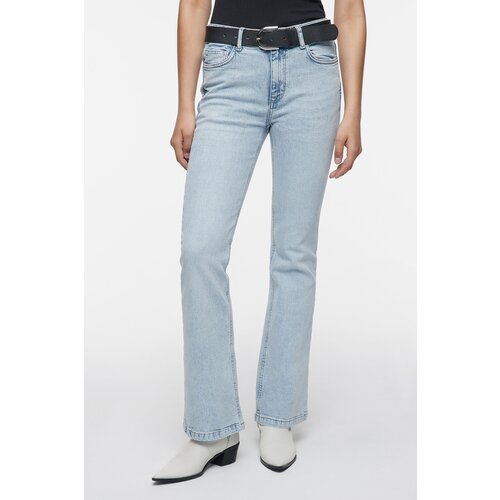Купить Джинсы Befree, размер XS, белый
- Облегающие джинсовые брюки, расклешенные от ко...