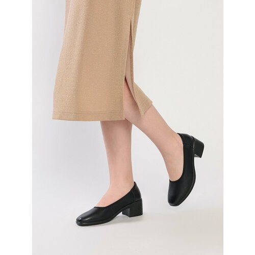 Купить Туфли Baden, размер 39, черный
Детали:<br>- квадратный носок,<br>- наборный кабл...