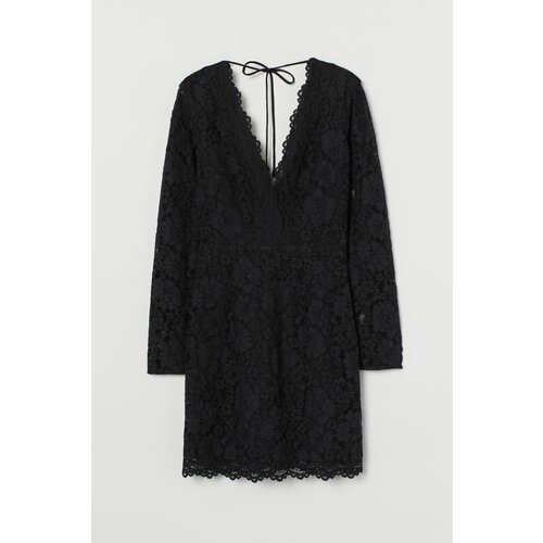 Купить Платье H&M, размер 38, черный
Короткое кружевное платье с V-образным вырезом спе...