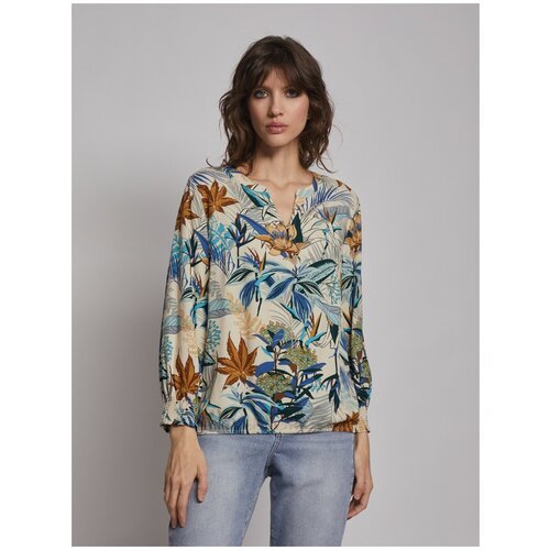 Купить Блуза Zolla, размер XS, бежевый
Яркая женская блузка из вискозы с крупным тропич...