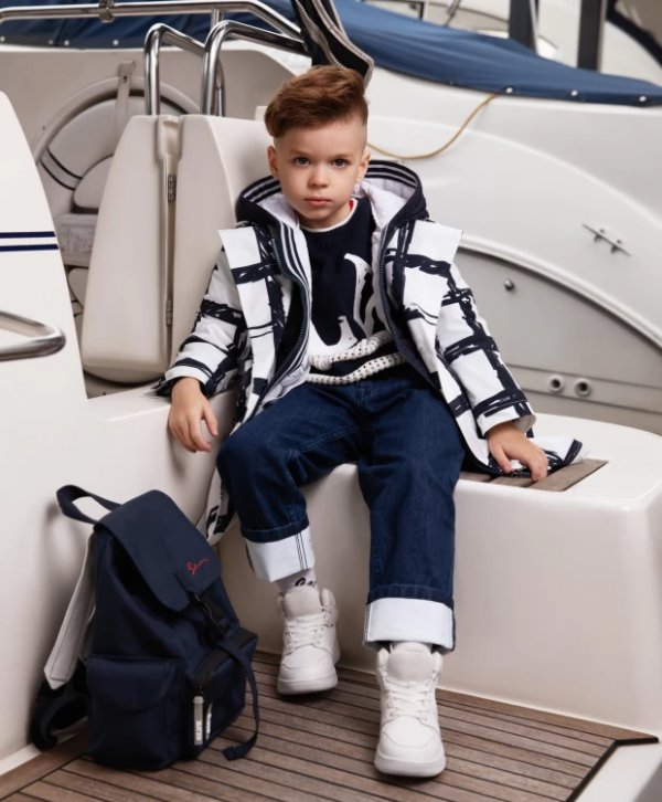Купить Комплект: тренч и тонкое стеганое пальто мультицвет для мальчика Gulliver
 

Ски...