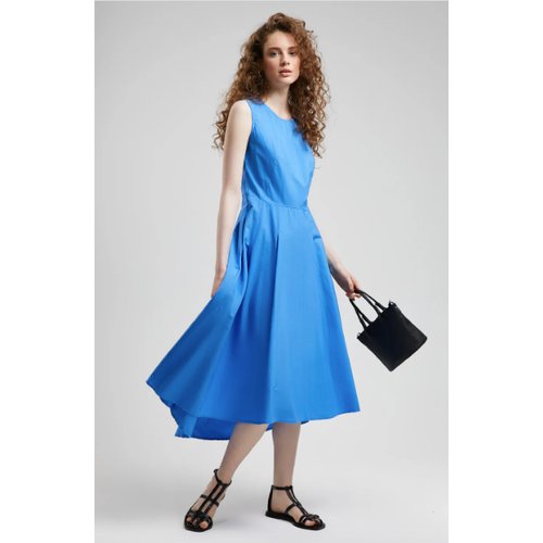 Купить Платье Neohit, размер 46, синий
Платье-миди из тонкого хлопка насыщенного зелено...