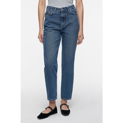 Купить Джинсы Befree, размер M/170, синий
- Ультратрендовые джинсовые брюки mom-fit с и...