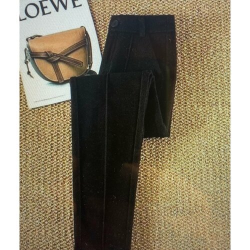 Купить Брюки , размер 44, черный
Зауженные женские брюки из ткани "Ёлка" - стильный и п...