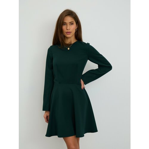 Купить Платье Klim, размер xs, зеленый
Платье мини, с длинным рукавом и расклешенной юб...