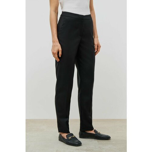 Купить Брюки Baon, размер 50, черный
Лаконичные женские брюки поддерживают концепцию ко...