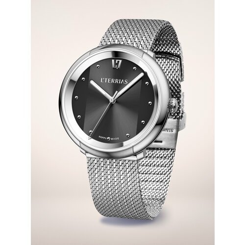 Купить Наручные часы L'TERRIAS, серебряный, черный
Наручные часы коллекции L'Story имею...