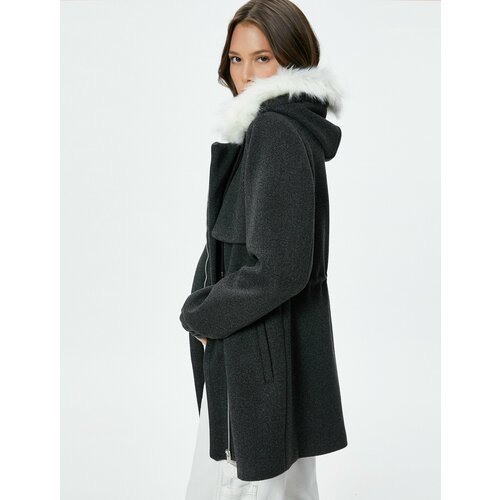 Купить Пальто KOTON, размер 34, серый
Koton - это турецкий бренд одежды, который предла...