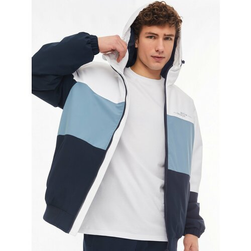 Купить Бомбер Zolla, размер L, синий
Тёплая мужская куртка фасона "бомбер" со слоем син...