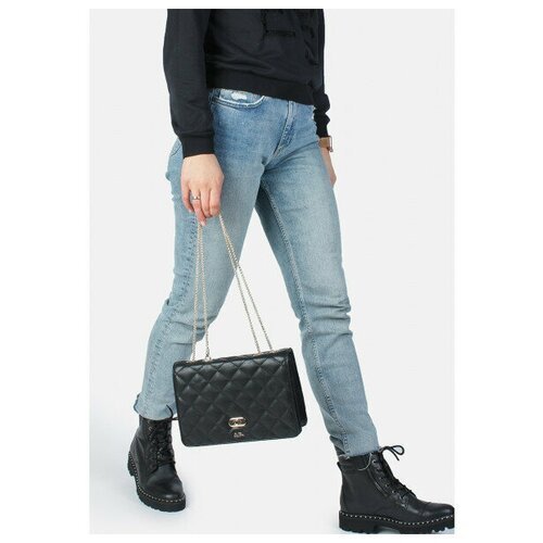 Купить Сумка клатч Ara, черный
Женская сумка от знаменитого бренда Германии Ara. Верх с...