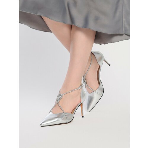 Купить Туфли Palazzo D'Oro, размер 38, серебряный
Детали:<br>- острый носок,<br>- декор...