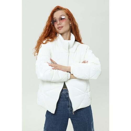 Купить Куртка Натали, размер 50, белый
Женская куртка "Белая" размера 50 - стильный и п...