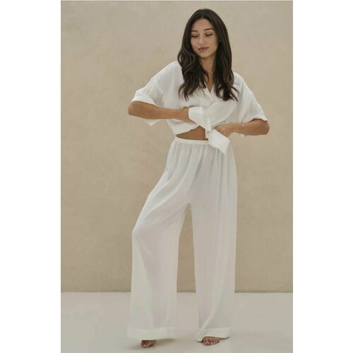 Купить Пижама Lavolle, размер L, белый
Ищете идеальную пижаму для комфортных и стильных...