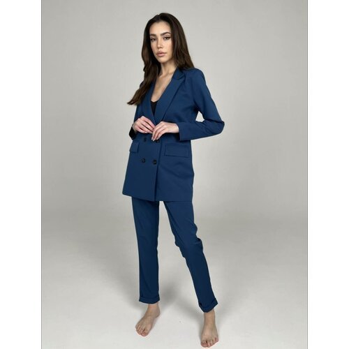 Купить Костюм Blazer, размер 48, синий
Лаконичный костюм с брюками прямого кроя и пиджа...