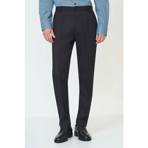 Купить Брюки Baon, размер 52, черный
Зауженные брюки со стрелками - классическая модель...