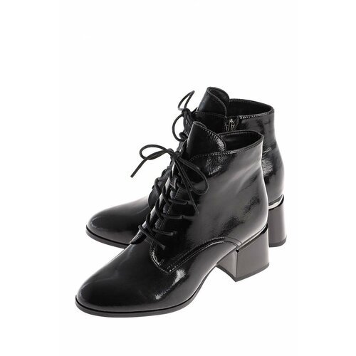 Купить Ботильоны Baden, размер 38, черный
Baden – это обувь, демонстрирующая сочетание...