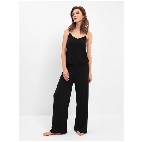 Купить Пижама Luisa Moretti, размер L, черный
Женская пижама с брюками выполнена из мяг...