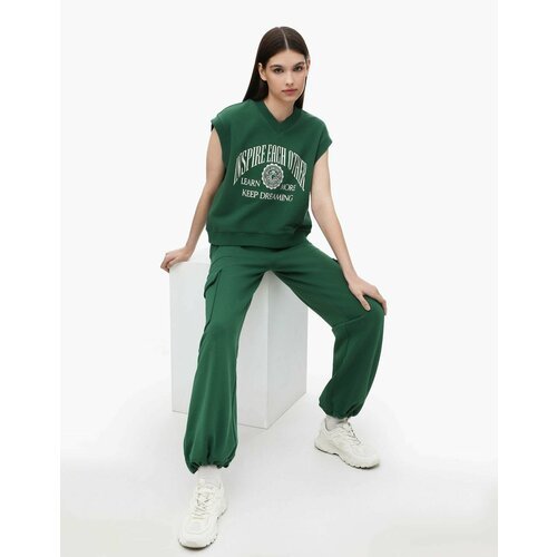 Купить Брюки карго Gloria Jeans, размер XL, зеленый
Тёмно-зелёные спортивные брюки-тран...