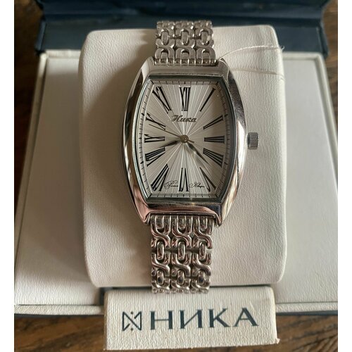 Купить Наручные часы Tosya, белый
Мужские серебряные кварцевые часы с серебряным брасле...