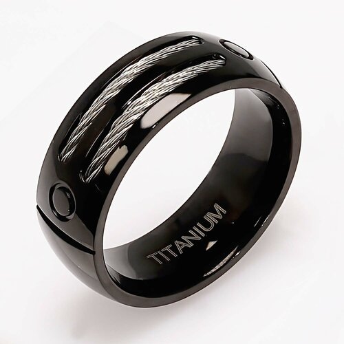 Купить Кольцо POYA, размер 20.5
Титановое кольцо с двухцветном исполнении подчеркнет ва...