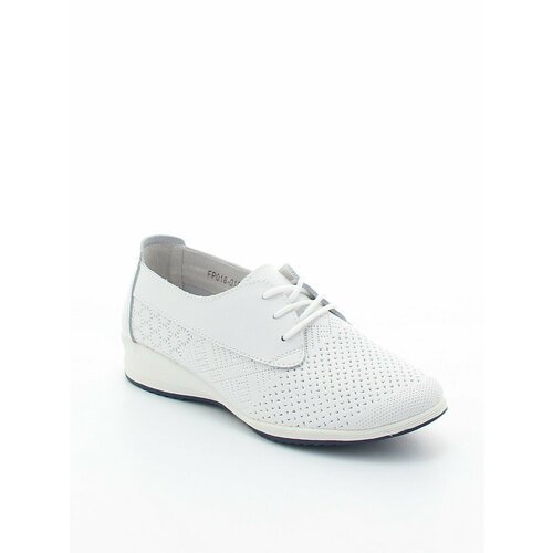 Купить Туфли Baden, размер 37, белый
Отличные женские летние туфли из перфорированной к...