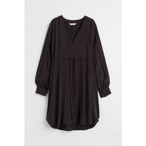 Купить Платье H&M, размер XL, черный
Платье H&M - это стильное и комфортное решение для...