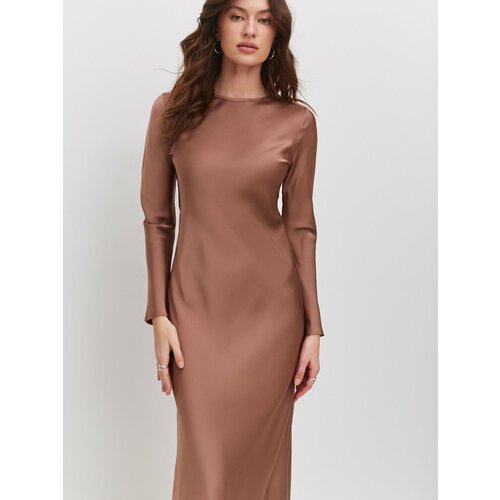 Купить Платье размер L, коричневый
Шелковое платье из сатиновой ткани с длинным рукавом...