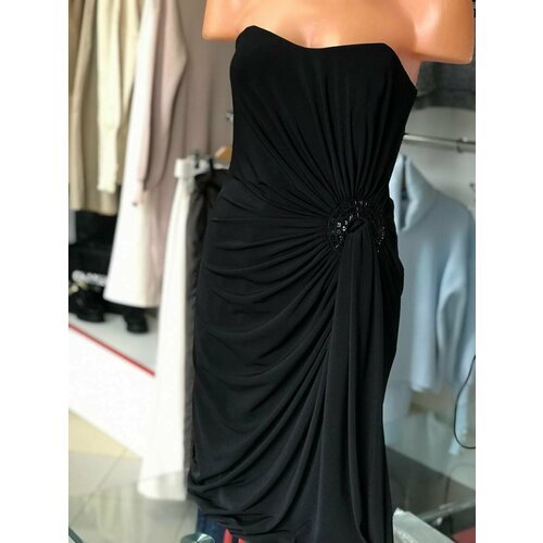 Купить Платье Pompa, размер М, черный
Классическое коктейльное маленькое черное платье...