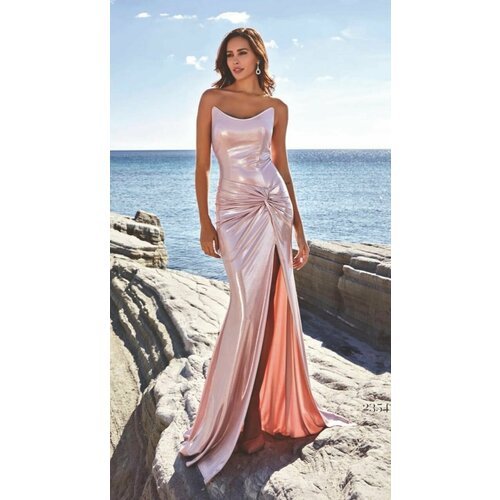 Купить Платье размер 42, розовый
Вечернее платье по фигуре из блестящей струящейся ткан...