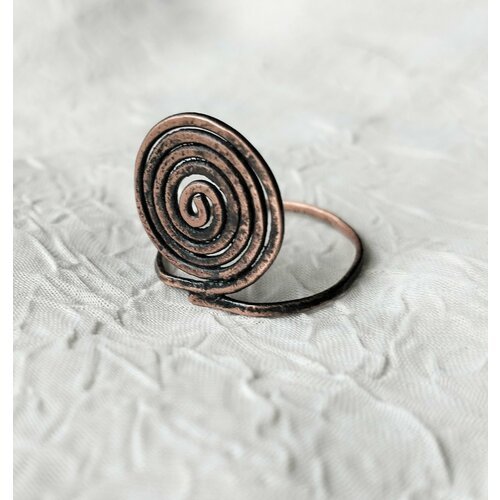 Купить Кольцо, черный
Медное кольцо ручной работы с украшением в виде слегка вытянутой...