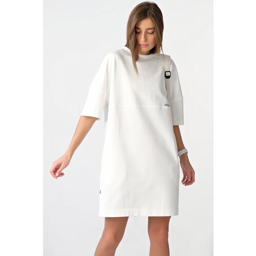 Купить Платье FLY, размер 46, белый
Платье-футболка свободного силуэта oversize из футе...