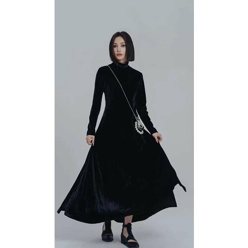 Купить Платье IWANT, размер XS-S, черный
Шикарное бархатное платье «BLIS» от бренда IWA...