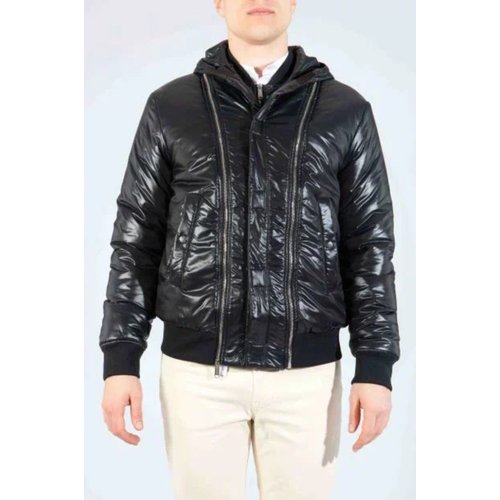 Купить Куртка BIKKEMBERGS, размер 50, черный
Три предмета одежды в одном: эту сверхлегк...