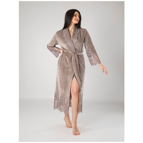 Купить Халат Nusa, размер M, бежевый
Шикарный женственный велюровый халат прямого силуэ...