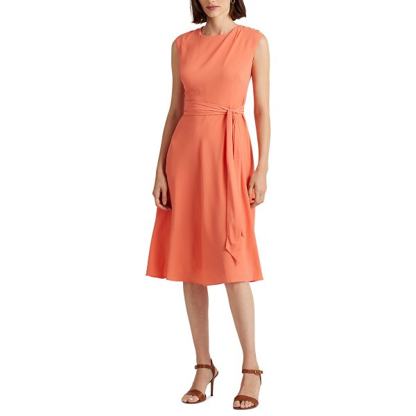 Купить Платье средней длины без рукавов 46 оранжевый
Расклешенное платье без рукавов LA...