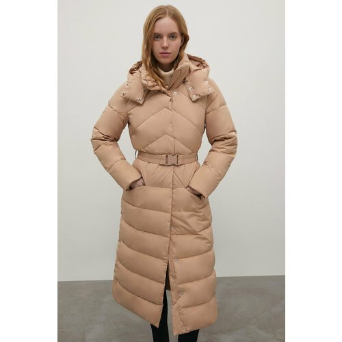 Купить Куртка FINN FLARE, размер XL, бежевый
Женское приталенное пальто длинной до сере...