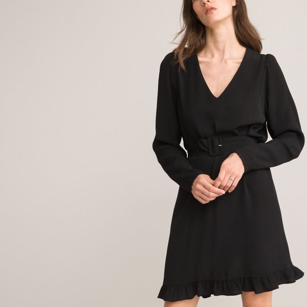 Купить Платье расклешенное короткое с длинными рукавами 40 черный
Очень приятное в носк...