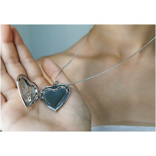 Купить Колье, серебряный
Открывающийся кулон/медальон/подвеска сердце с гравировкой, мо...