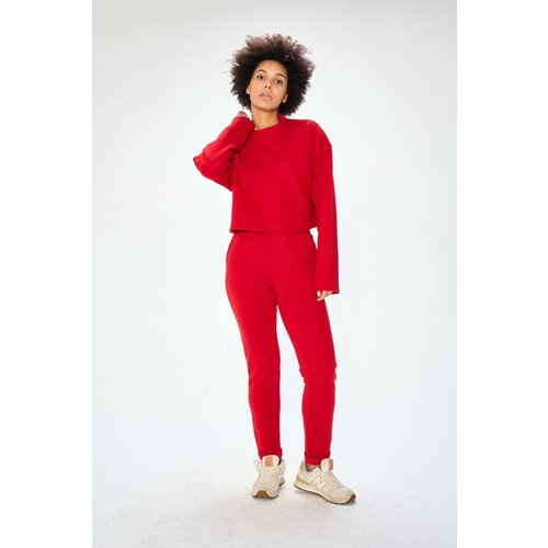 Купить Костюм SHERNI 1.1.1 , размер M , красный
Женский трикотажный костюм-двойка от SH...